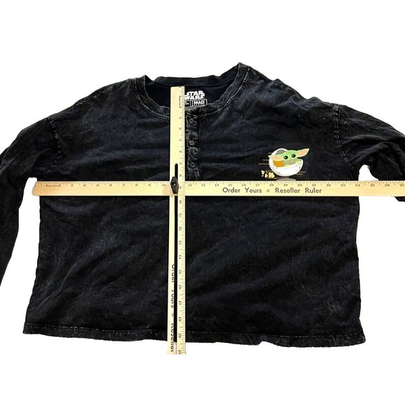 Mad Engine Juniors Star Wars Mandalorian Baby Yoda Cropped Henley Top Size Large - Picture 8 of 8